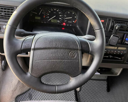 Сірий Фольксваген Мультиван, об'ємом двигуна 2.5 л та пробігом 498 тис. км за 9100 $, фото 6 на Automoto.ua