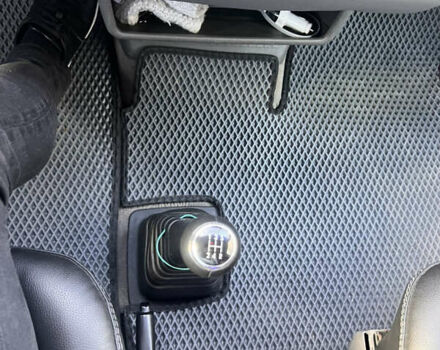 Сірий Фольксваген Мультиван, об'ємом двигуна 2.5 л та пробігом 498 тис. км за 9100 $, фото 9 на Automoto.ua