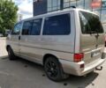 Сірий Фольксваген Мультиван, об'ємом двигуна 2.8 л та пробігом 395 тис. км за 7500 $, фото 4 на Automoto.ua