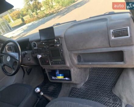 Серый Фольксваген Мультиван, объемом двигателя 2.46 л и пробегом 210 тыс. км за 13700 $, фото 17 на Automoto.ua