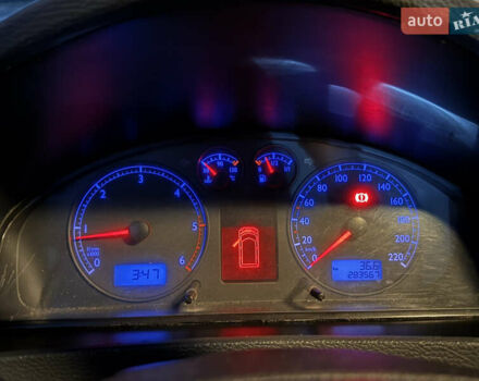 Сірий Фольксваген Мультиван, об'ємом двигуна 2.5 л та пробігом 290 тис. км за 8950 $, фото 43 на Automoto.ua