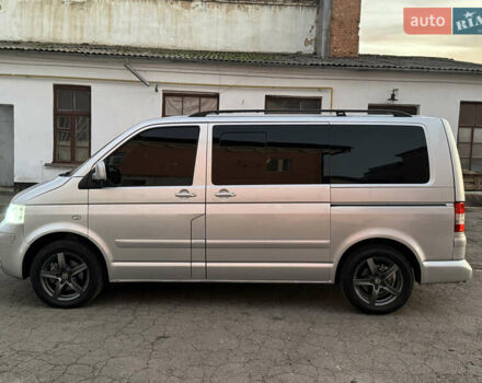 Сірий Фольксваген Мультиван, об'ємом двигуна 2.5 л та пробігом 290 тис. км за 8950 $, фото 1 на Automoto.ua