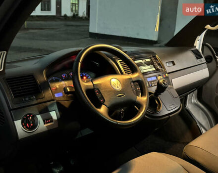 Сірий Фольксваген Мультиван, об'ємом двигуна 2.5 л та пробігом 290 тис. км за 8950 $, фото 14 на Automoto.ua