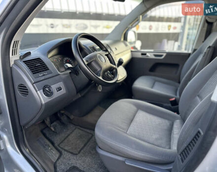 Серый Фольксваген Мультиван, объемом двигателя 2.46 л и пробегом 414 тыс. км за 7700 $, фото 12 на Automoto.ua