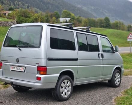 Серый Фольксваген Мультиван, объемом двигателя 2.5 л и пробегом 299 тыс. км за 11763 $, фото 2 на Automoto.ua