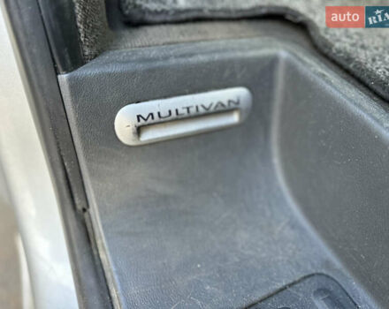 Серый Фольксваген Мультиван, объемом двигателя 2.46 л и пробегом 414 тыс. км за 7700 $, фото 13 на Automoto.ua