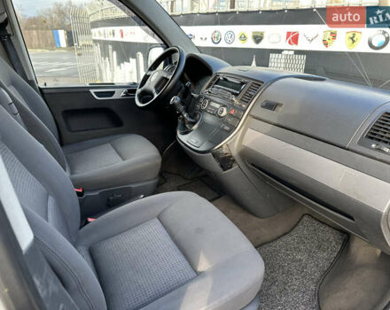 Серый Фольксваген Мультиван, объемом двигателя 2.46 л и пробегом 414 тыс. км за 7700 $, фото 14 на Automoto.ua