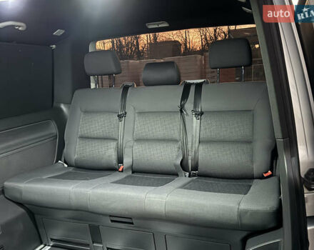 Сірий Фольксваген Мультиван, об'ємом двигуна 2.5 л та пробігом 290 тис. км за 8950 $, фото 25 на Automoto.ua