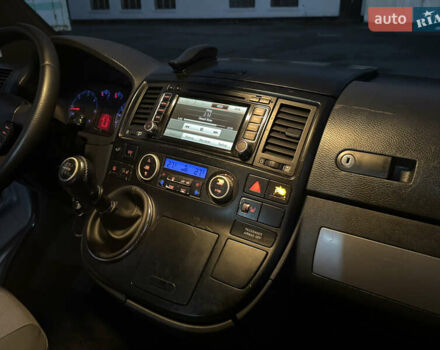 Сірий Фольксваген Мультиван, об'ємом двигуна 2.5 л та пробігом 290 тис. км за 8950 $, фото 39 на Automoto.ua