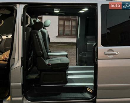 Сірий Фольксваген Мультиван, об'ємом двигуна 2.5 л та пробігом 290 тис. км за 8950 $, фото 23 на Automoto.ua