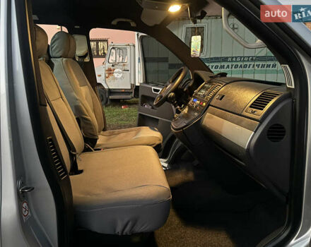 Сірий Фольксваген Мультиван, об'ємом двигуна 2.5 л та пробігом 290 тис. км за 8950 $, фото 38 на Automoto.ua