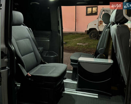 Сірий Фольксваген Мультиван, об'ємом двигуна 2.5 л та пробігом 290 тис. км за 8950 $, фото 35 на Automoto.ua