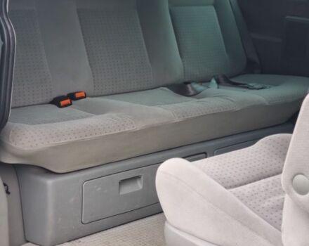 Серый Фольксваген Мультиван, объемом двигателя 2.5 л и пробегом 299 тыс. км за 11763 $, фото 6 на Automoto.ua