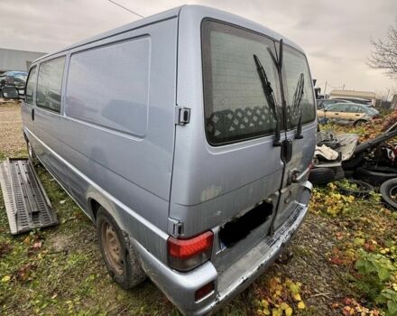 Сірий Фольксваген Мультиван, об'ємом двигуна 2.5 л та пробігом 400 тис. км за 2967 $, фото 4 на Automoto.ua