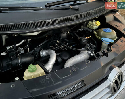 Сірий Фольксваген Мультиван, об'ємом двигуна 2.5 л та пробігом 290 тис. км за 8950 $, фото 47 на Automoto.ua