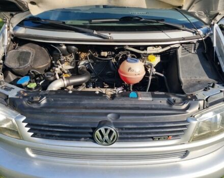 Серый Фольксваген Мультиван, объемом двигателя 2.5 л и пробегом 299 тыс. км за 11763 $, фото 7 на Automoto.ua