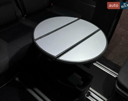 Сірий Фольксваген Мультиван, об'ємом двигуна 2.5 л та пробігом 290 тис. км за 8950 $, фото 33 на Automoto.ua