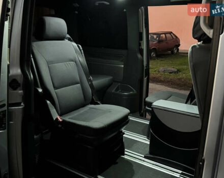 Сірий Фольксваген Мультиван, об'ємом двигуна 2.5 л та пробігом 290 тис. км за 8950 $, фото 34 на Automoto.ua