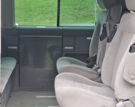 Серый Фольксваген Мультиван, объемом двигателя 2.5 л и пробегом 299 тыс. км за 11763 $, фото 4 на Automoto.ua