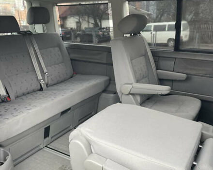 Серый Фольксваген Мультиван, объемом двигателя 1.98 л и пробегом 116 тыс. км за 14000 $, фото 45 на Automoto.ua