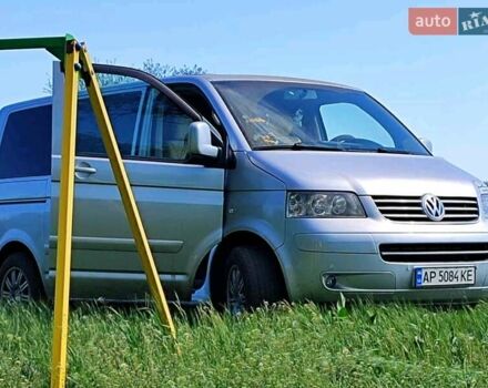 Серый Фольксваген Мультиван, объемом двигателя 2.46 л и пробегом 325 тыс. км за 12000 $, фото 7 на Automoto.ua