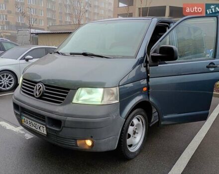 Серый Фольксваген Мультиван, объемом двигателя 2.5 л и пробегом 349 тыс. км за 6900 $, фото 2 на Automoto.ua