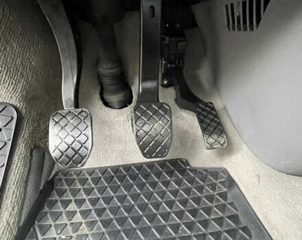 Серый Фольксваген Мультиван, объемом двигателя 1.98 л и пробегом 116 тыс. км за 14000 $, фото 19 на Automoto.ua