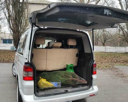 Серый Фольксваген Мультиван, объемом двигателя 2.46 л и пробегом 325 тыс. км за 12000 $, фото 6 на Automoto.ua