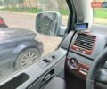 Серый Фольксваген Мультиван, объемом двигателя 2.5 л и пробегом 270 тыс. км за 10950 $, фото 4 на Automoto.ua