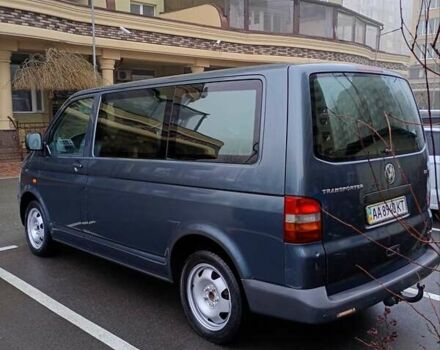 Серый Фольксваген Мультиван, объемом двигателя 2.5 л и пробегом 349 тыс. км за 6900 $, фото 3 на Automoto.ua