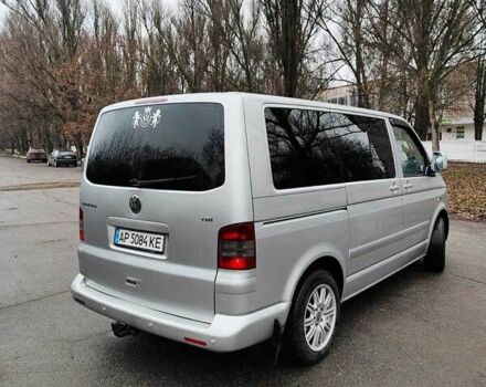 Серый Фольксваген Мультиван, объемом двигателя 2.46 л и пробегом 325 тыс. км за 12000 $, фото 5 на Automoto.ua