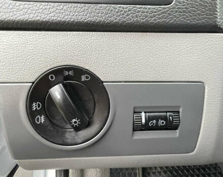 Серый Фольксваген Мультиван, объемом двигателя 1.98 л и пробегом 116 тыс. км за 14000 $, фото 24 на Automoto.ua