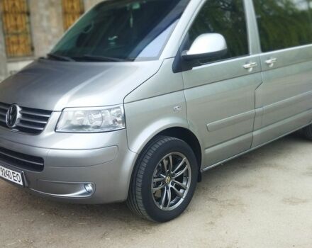 Сірий Фольксваген Мультиван, об'ємом двигуна 2.5 л та пробігом 328 тис. км за 12800 $, фото 1 на Automoto.ua