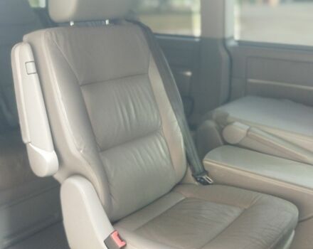 Сірий Фольксваген Мультиван, об'ємом двигуна 2.5 л та пробігом 328 тис. км за 12800 $, фото 6 на Automoto.ua