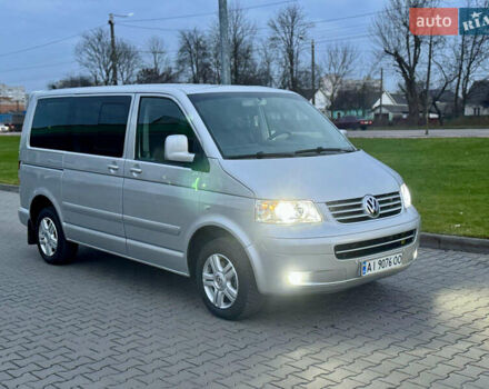 Серый Фольксваген Мультиван, объемом двигателя 2.5 л и пробегом 359 тыс. км за 16999 $, фото 1 на Automoto.ua