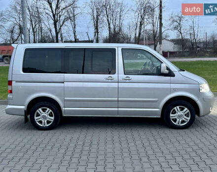 Серый Фольксваген Мультиван, объемом двигателя 2.5 л и пробегом 359 тыс. км за 16999 $, фото 5 на Automoto.ua