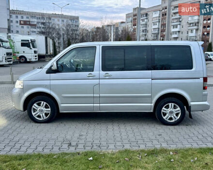 Серый Фольксваген Мультиван, объемом двигателя 2.5 л и пробегом 359 тыс. км за 16999 $, фото 7 на Automoto.ua