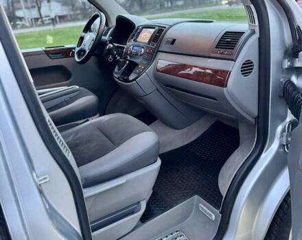 Сірий Фольксваген Мультиван, об'ємом двигуна 2.5 л та пробігом 357 тис. км за 13750 $, фото 14 на Automoto.ua