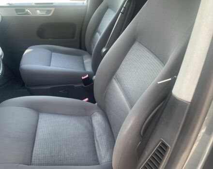 Серый Фольксваген Мультиван, объемом двигателя 2.5 л и пробегом 348 тыс. км за 11500 $, фото 10 на Automoto.ua