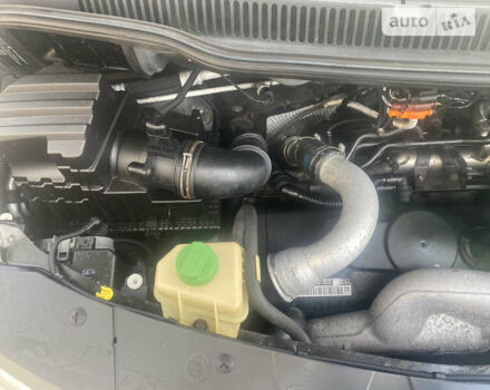 Сірий Фольксваген Мультиван, об'ємом двигуна 2.5 л та пробігом 280 тис. км за 15500 $, фото 34 на Automoto.ua