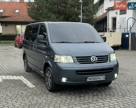 Сірий Фольксваген Мультиван, об'ємом двигуна 2.46 л та пробігом 322 тис. км за 16000 $, фото 1 на Automoto.ua