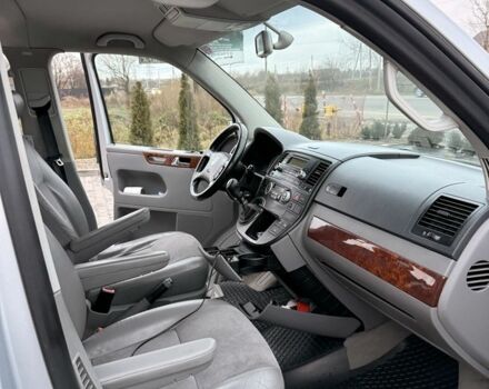 Сірий Фольксваген Мультиван, об'ємом двигуна 2.5 л та пробігом 356 тис. км за 12100 $, фото 16 на Automoto.ua