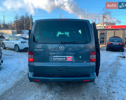 Серый Фольксваген Мультиван, объемом двигателя 2.46 л и пробегом 308 тыс. км за 12890 $, фото 11 на Automoto.ua