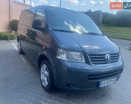 Сірий Фольксваген Мультиван, об'ємом двигуна 2.5 л та пробігом 280 тис. км за 15500 $, фото 2 на Automoto.ua