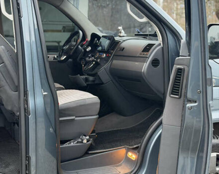 Сірий Фольксваген Мультиван, об'ємом двигуна 2.46 л та пробігом 322 тис. км за 16000 $, фото 10 на Automoto.ua