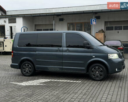 Сірий Фольксваген Мультиван, об'ємом двигуна 2.46 л та пробігом 322 тис. км за 16000 $, фото 3 на Automoto.ua