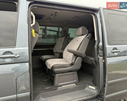 Серый Фольксваген Мультиван, объемом двигателя 2.5 л и пробегом 322 тыс. км за 14350 $, фото 11 на Automoto.ua