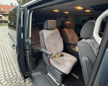 Сірий Фольксваген Мультиван, об'ємом двигуна 2.46 л та пробігом 322 тис. км за 16000 $, фото 13 на Automoto.ua