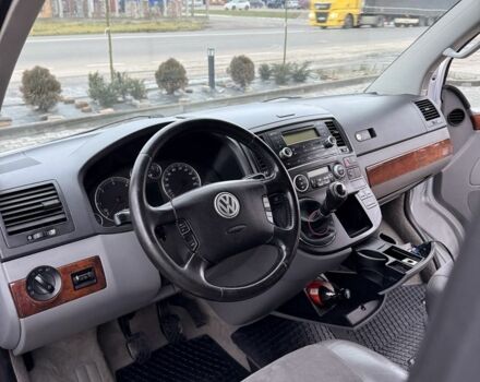 Сірий Фольксваген Мультиван, об'ємом двигуна 2.5 л та пробігом 356 тис. км за 12100 $, фото 18 на Automoto.ua