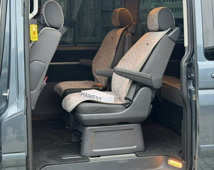 Сірий Фольксваген Мультиван, об'ємом двигуна 2.46 л та пробігом 322 тис. км за 16000 $, фото 9 на Automoto.ua